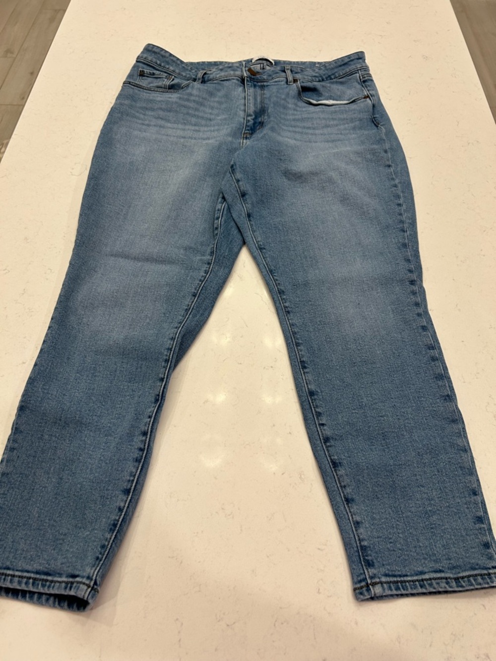 LOFT Curvy Skinny Ankle light blue wash denim jeans